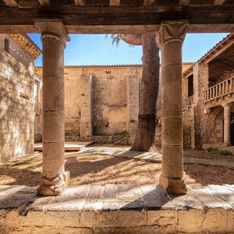 Cour du logis © Anne Yuyu