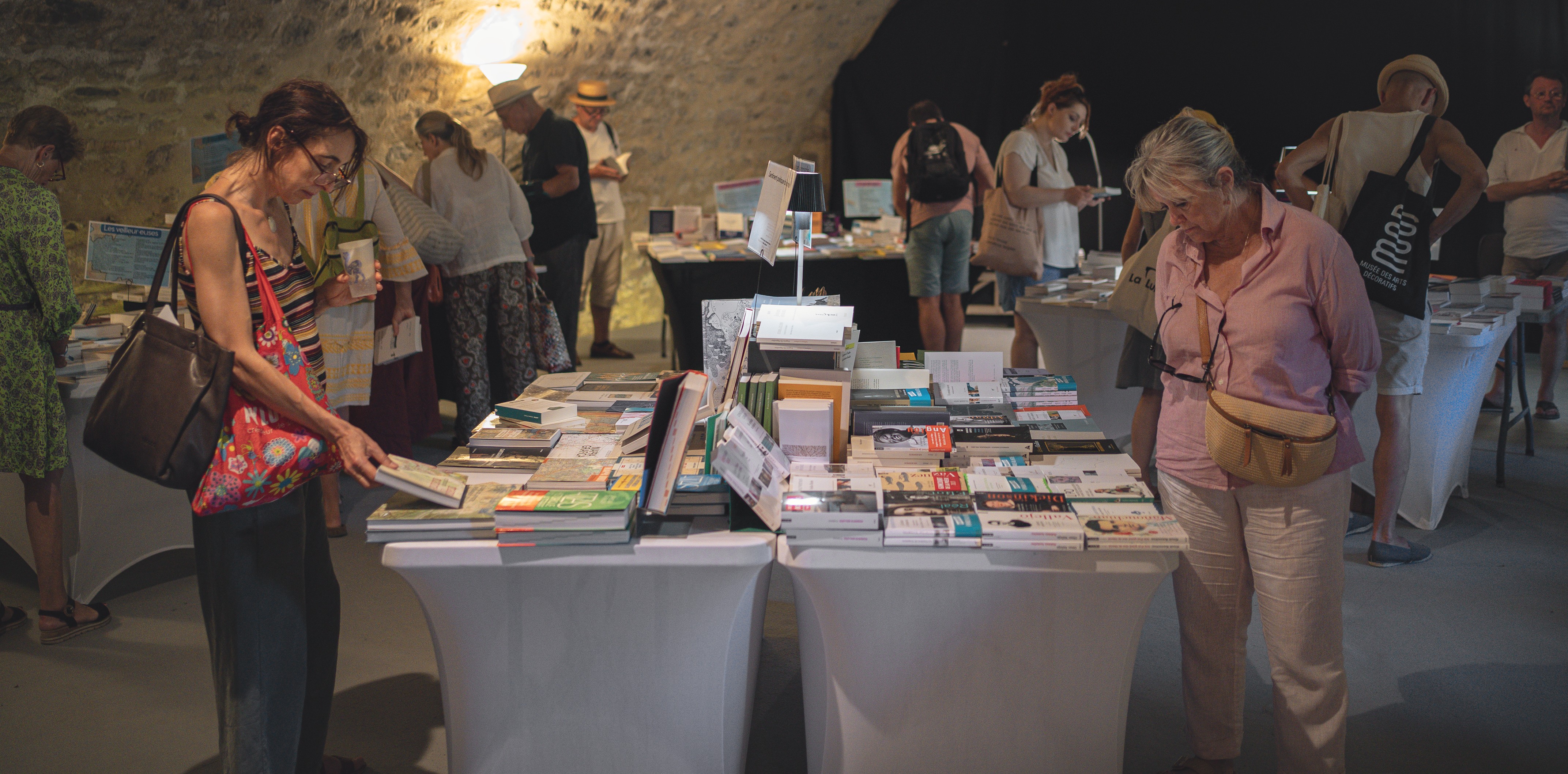 Librairie du Banquet Ombres blanches © Idriss Bigou-Gilles