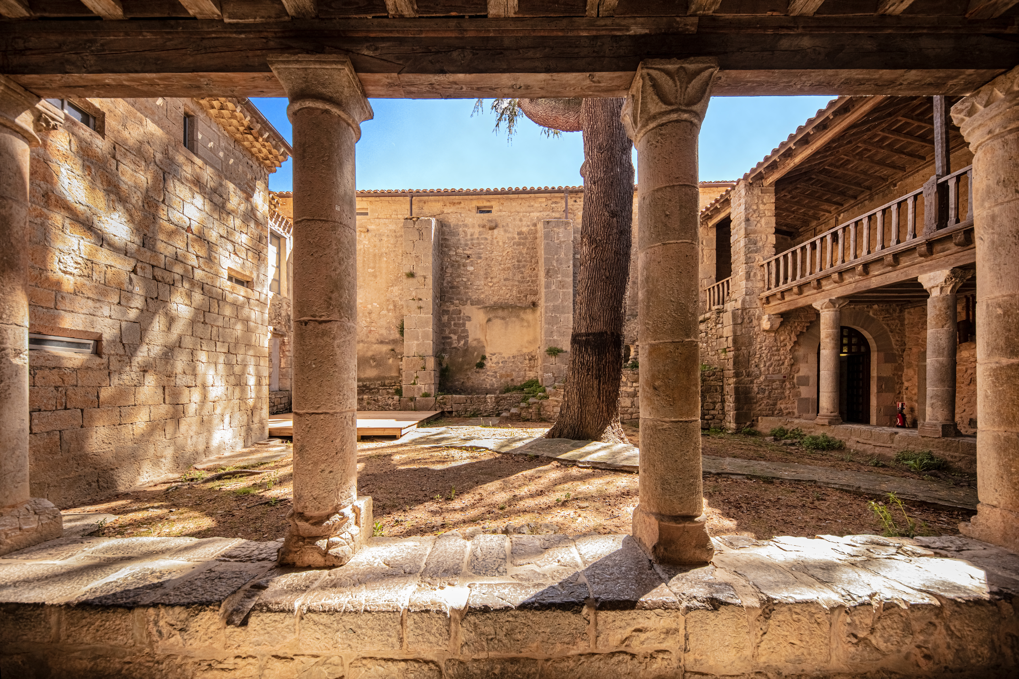 Cour du logis © Anne Yuyu