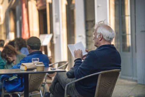 Les cafés et restaurants à Lagrasse - Idriss Bigou-Gilles
